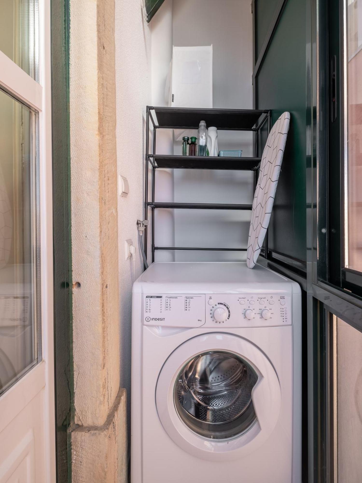 Cool Apartment Near Alfama リスボン エクステリア 写真